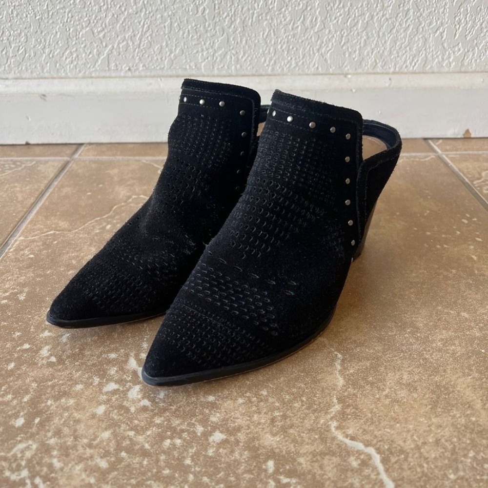 Gibson &‎ Latimer Nora Black Perforated Suede Studded Mules Block Heel Size 9.5M